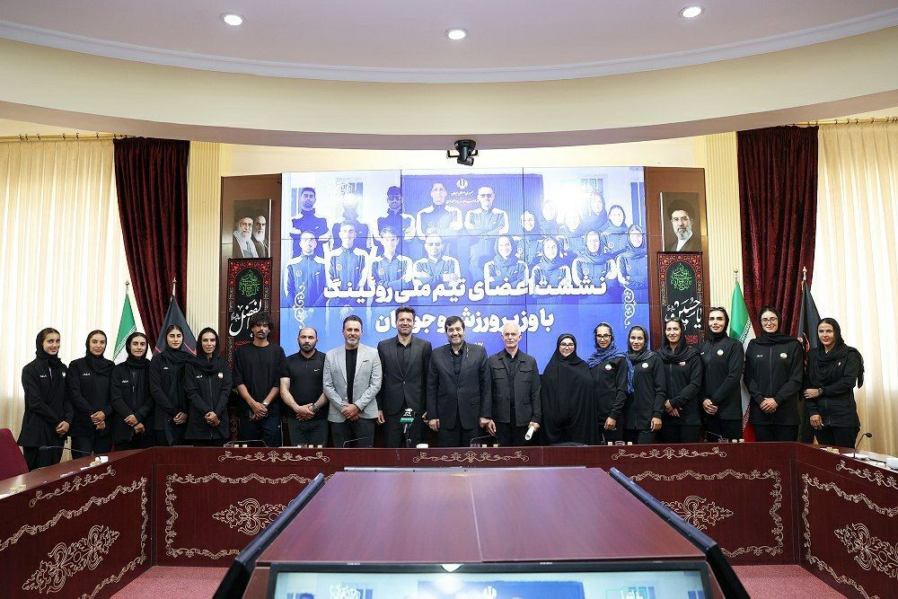 دیدار ملی‌پوشان و رئیس فدراسیون روئینگ با وزیر ورزش و جوانان