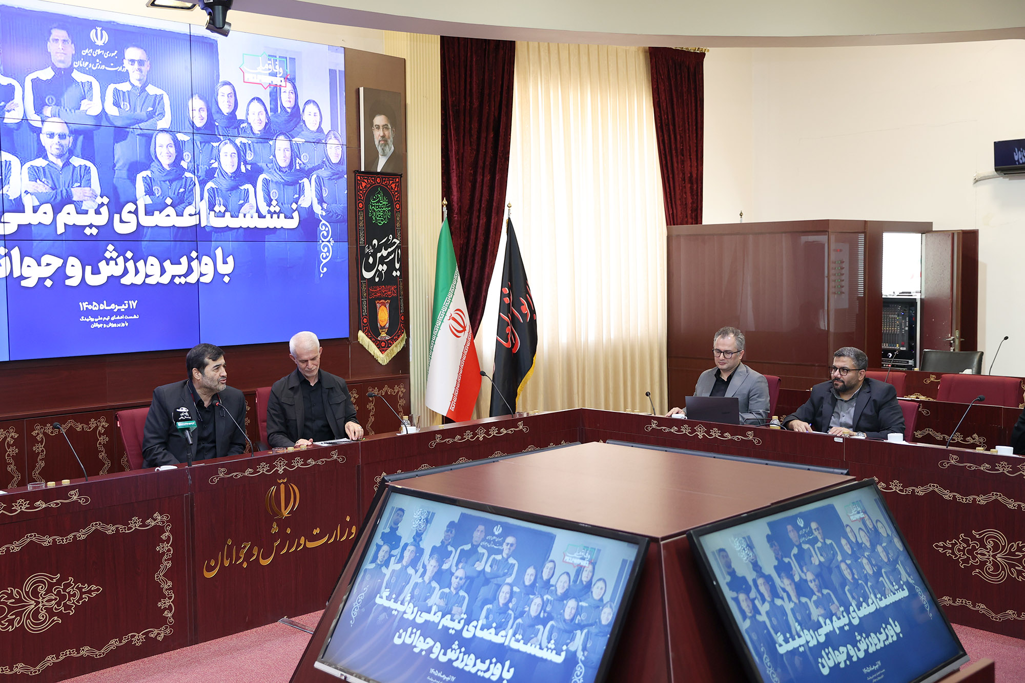 دیدار ملی‌پوشان و رئیس فدراسیون روئینگ با وزیر ورزش و جوانان - تصویر 1