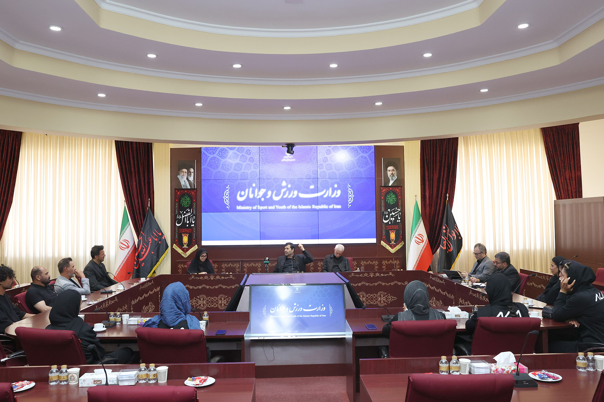 دیدار ملی‌پوشان و رئیس فدراسیون روئینگ با وزیر ورزش و جوانان - تصویر 7