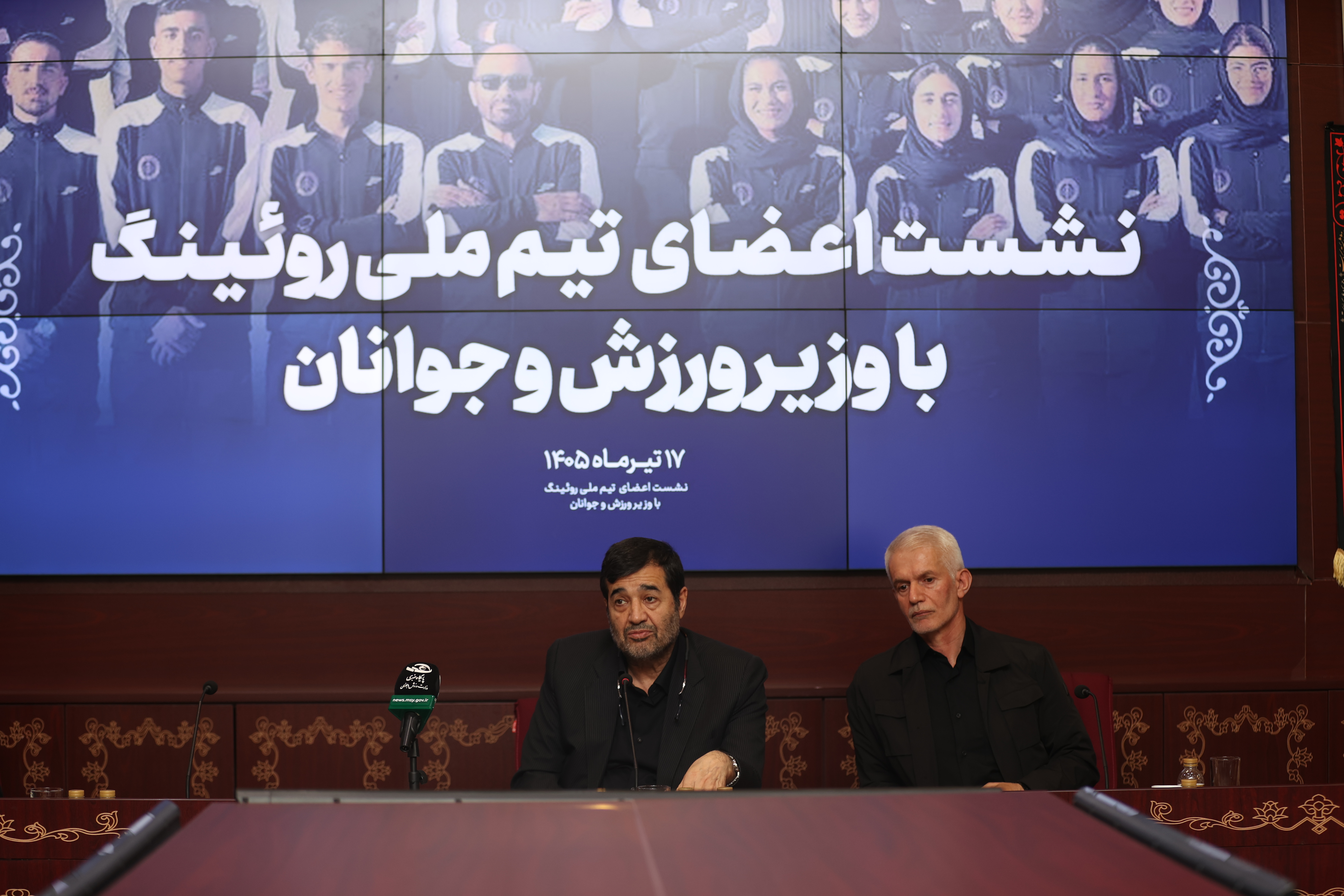 دیدار ملی‌پوشان و رئیس فدراسیون روئینگ با وزیر ورزش و جوانان - تصویر 8