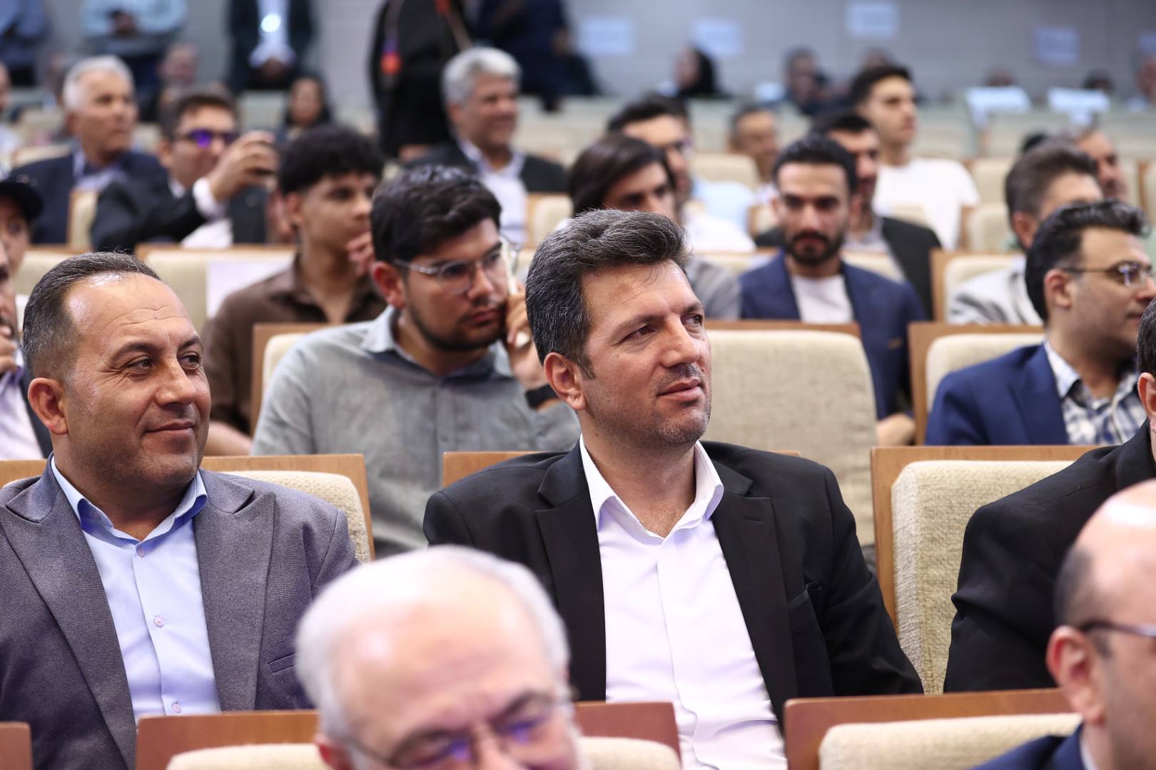برگزاری آیین تجلیل از تیم‌های قهرمان باشگاه فرهنگی ورزشی دانشگاه آزاد اسلامی