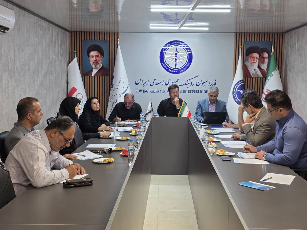 برگزاری جلسه هیأت رئیسه فدراسیون روئینگ با حضور محسن شادی
