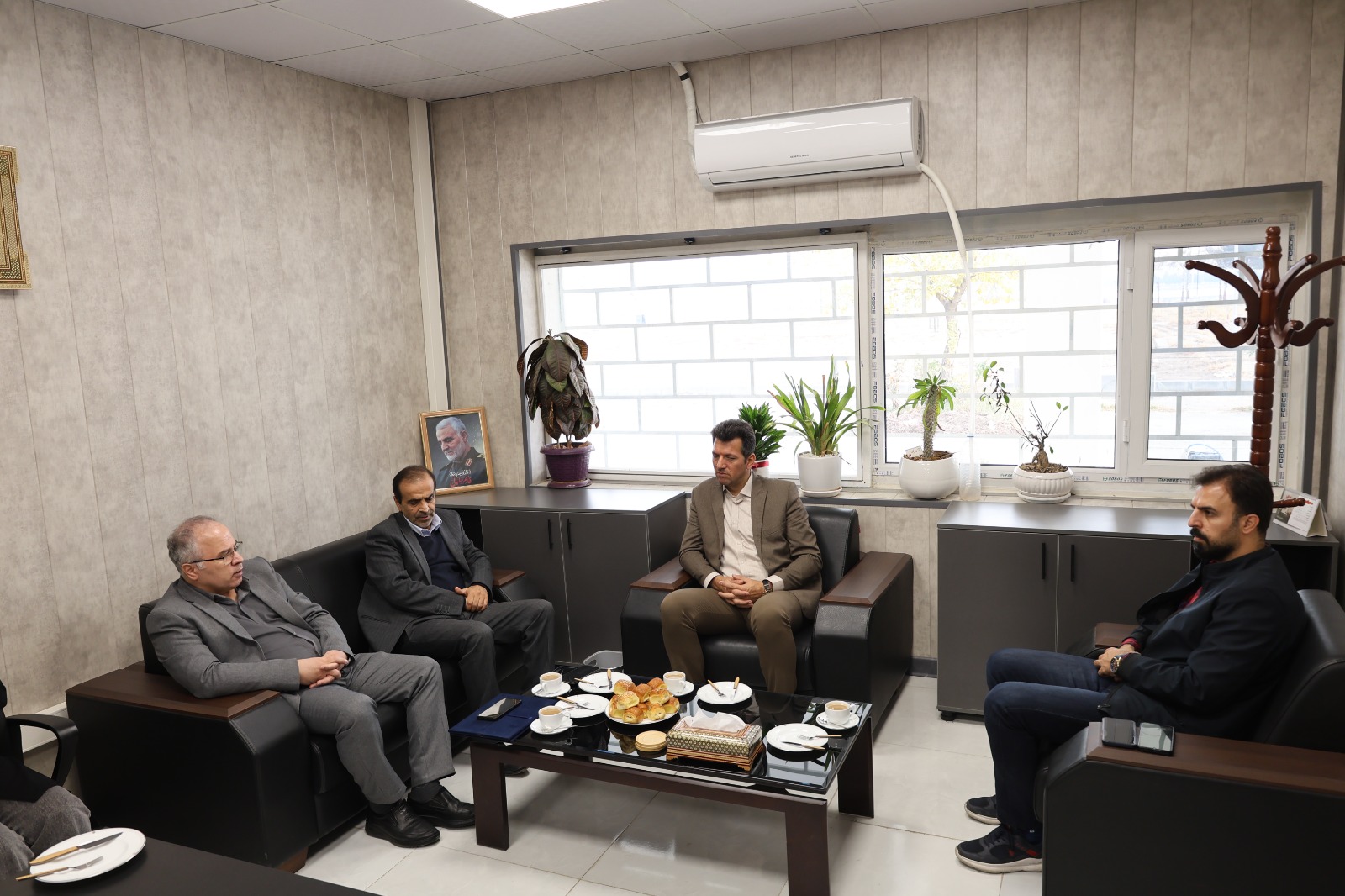 تصویر گالری 3